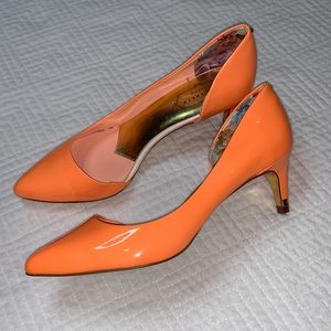 NWOB Ted Baker London Zenadia Orange Patent Leather Kitten Heels, Size EU38/US7